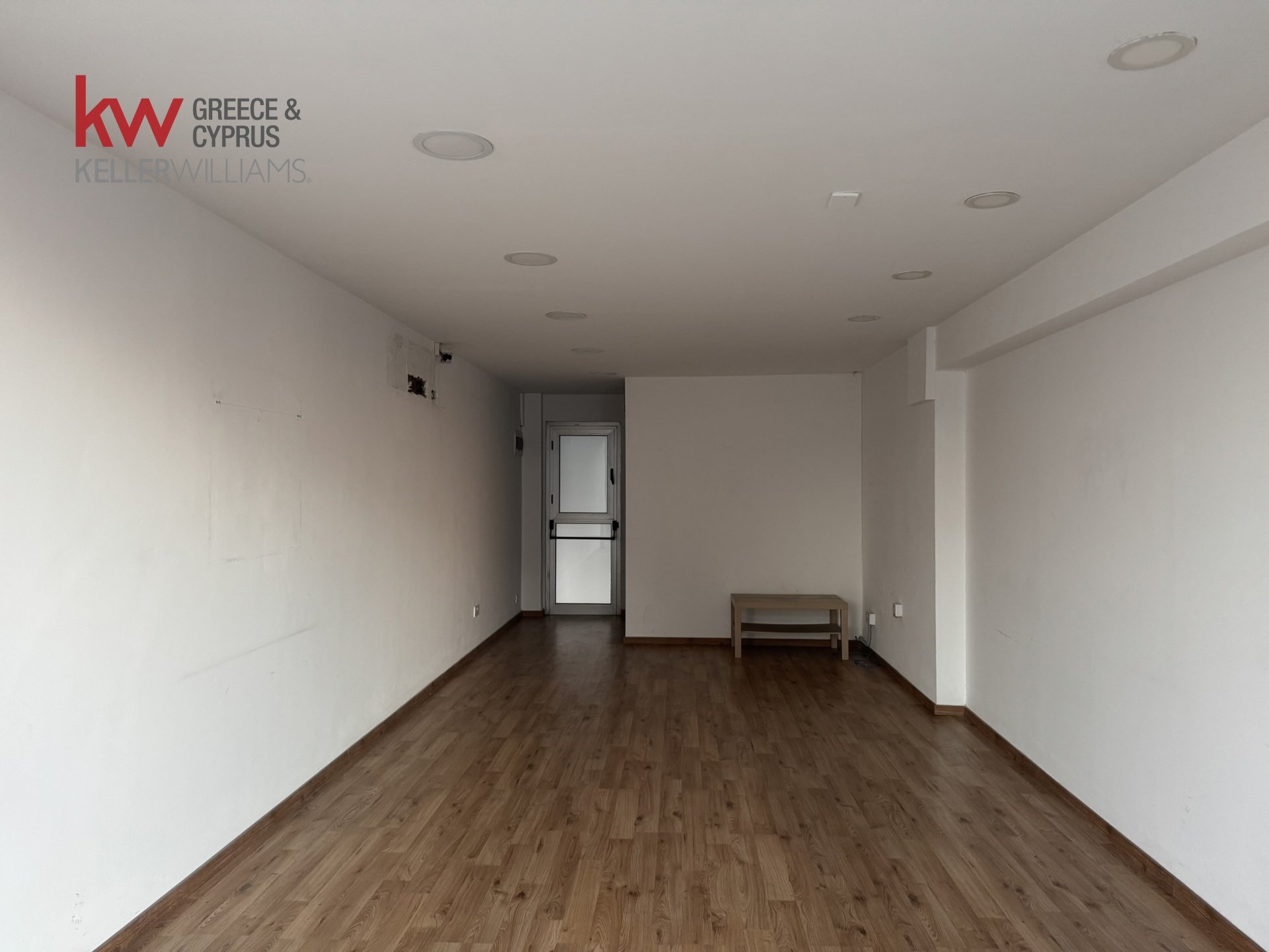 70m2 Shop in Larnaca, Larnaka, Cyprus No. 39982