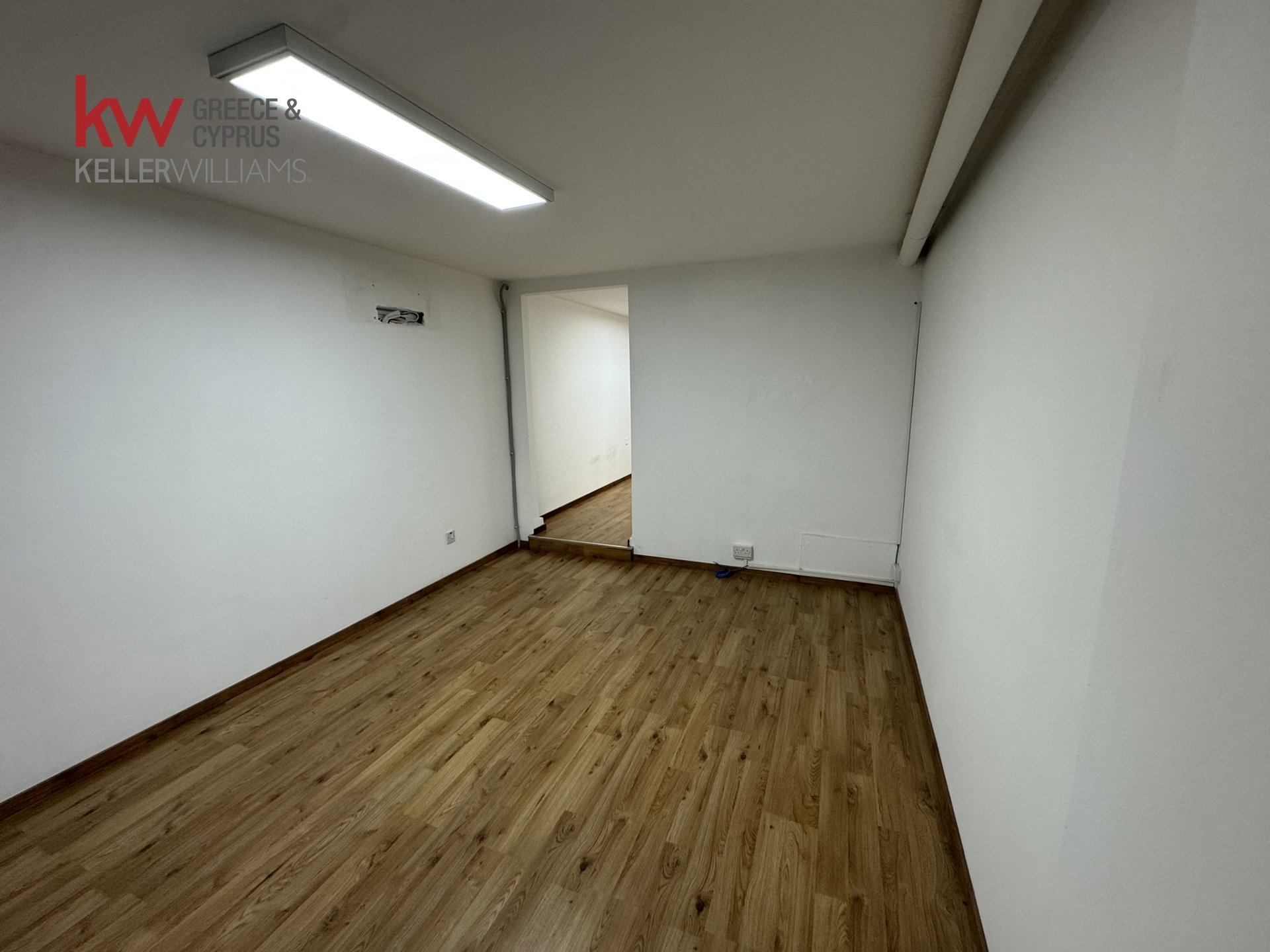 70m2 Shop in Larnaca, Larnaka, Cyprus No. 39982