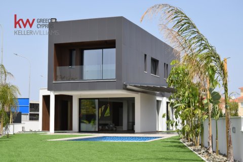 4 bedrooms Villa in Paralimni, Ammochostos,  No. 40489 6