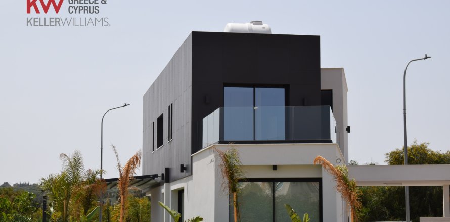 4 bedrooms Villa in Paralimni, Ammochostos,  No. 40489