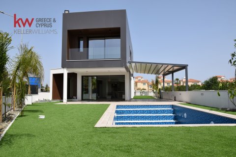 4 bedrooms Villa in Paralimni, Ammochostos,  No. 40489 8