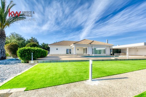 4 bedrooms Villa in Paralimni, Ammochostos,  No. 40492 4