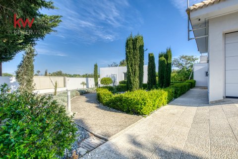 4 bedrooms Villa in Paralimni, Ammochostos,  No. 40492 8