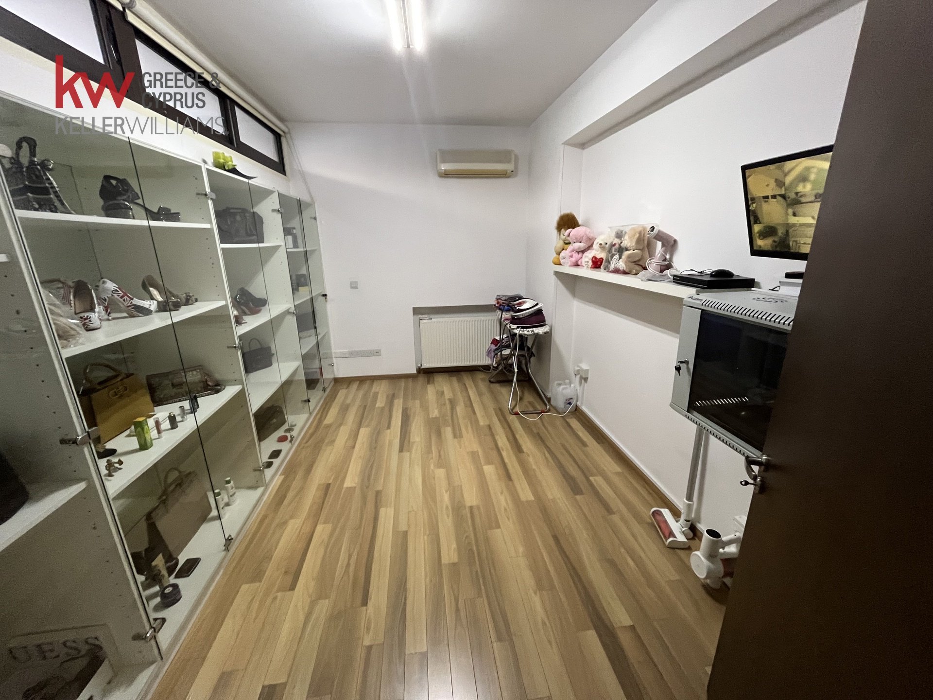 4 bedrooms Villa in Larnaca, Larnaka, Cyprus No. 40493
