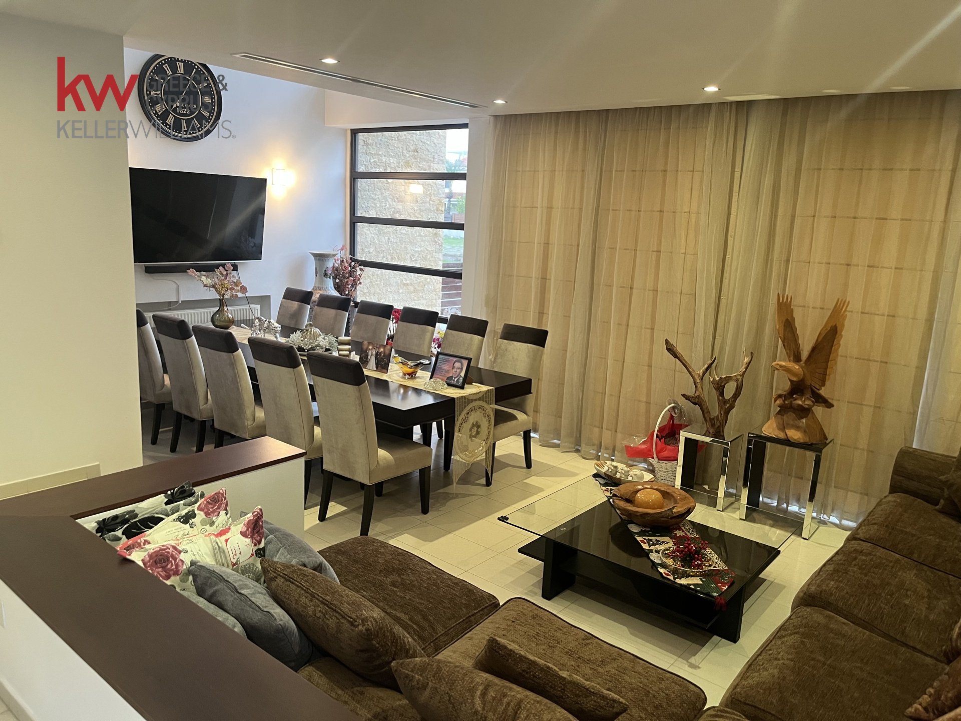 4 bedrooms Villa in Larnaca, Larnaka, Cyprus No. 40493