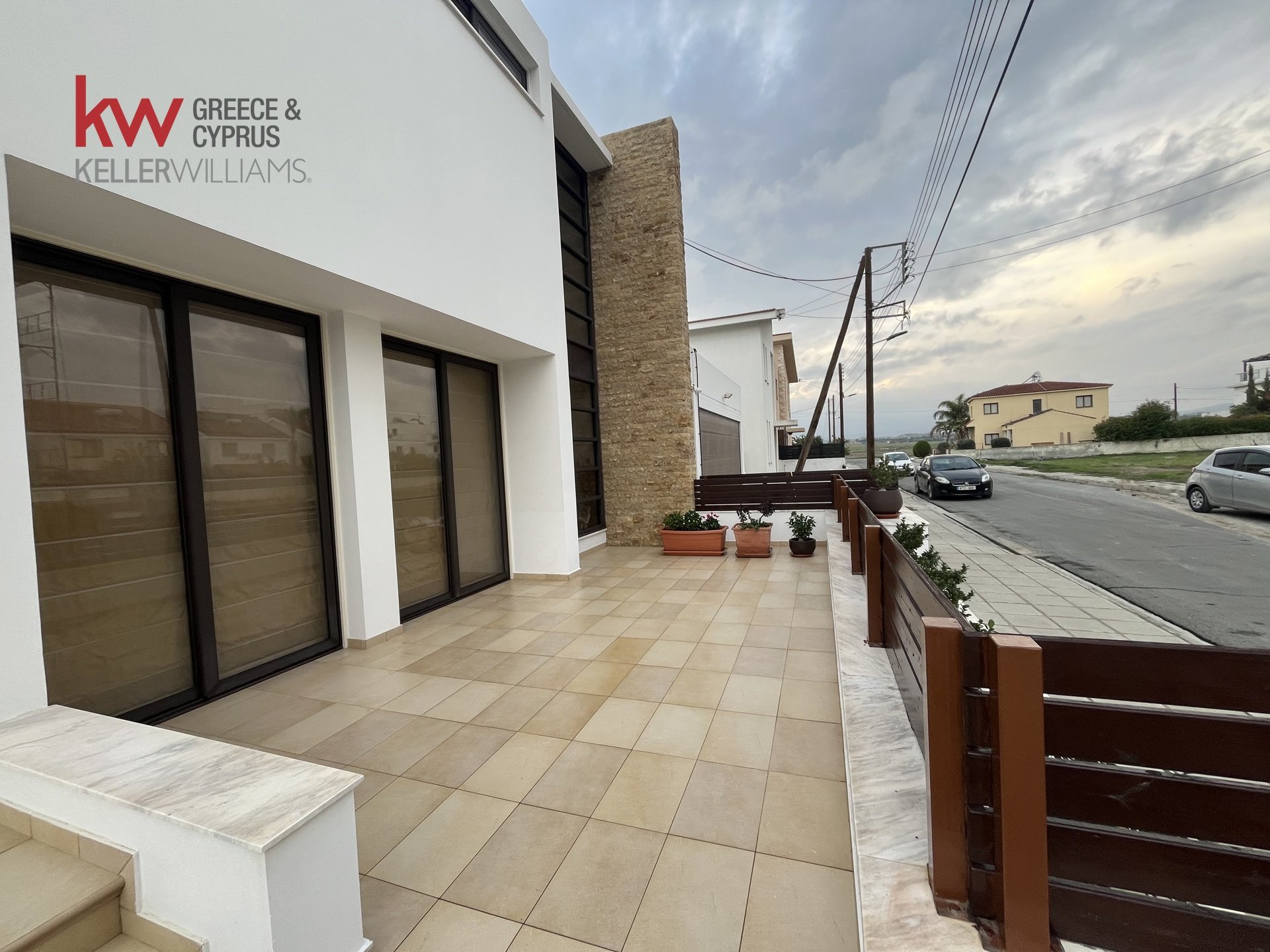 4 bedrooms Villa in Larnaca, Larnaka, Cyprus No. 40493