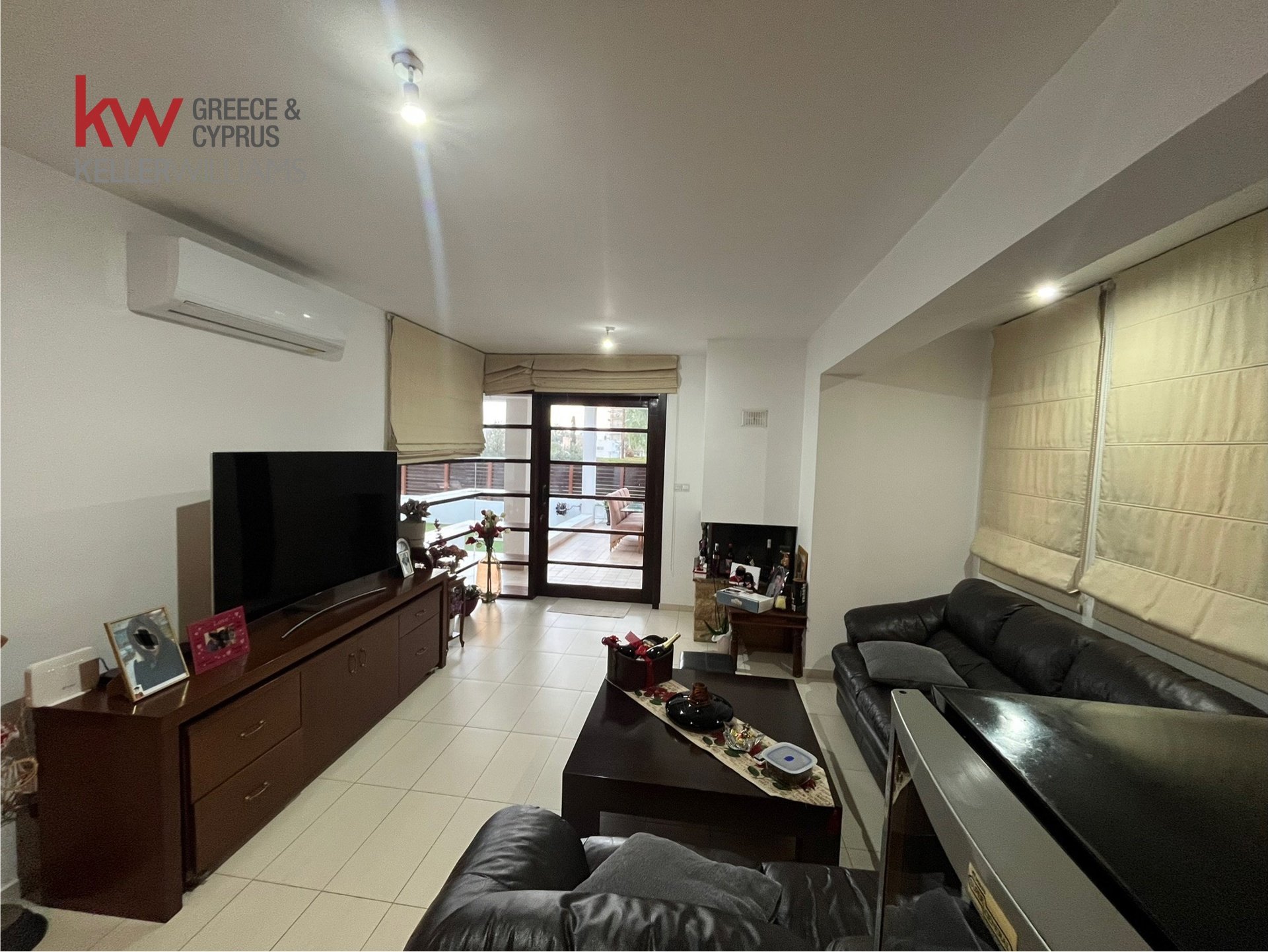 4 bedrooms Villa in Larnaca, Larnaka, Cyprus No. 40493