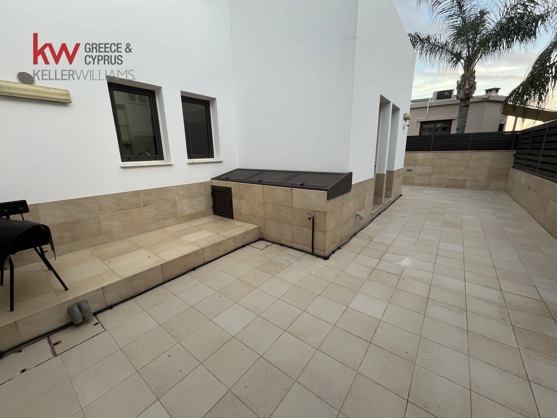 4 bedrooms Villa in Larnaca, Larnaka, Cyprus No. 40493
