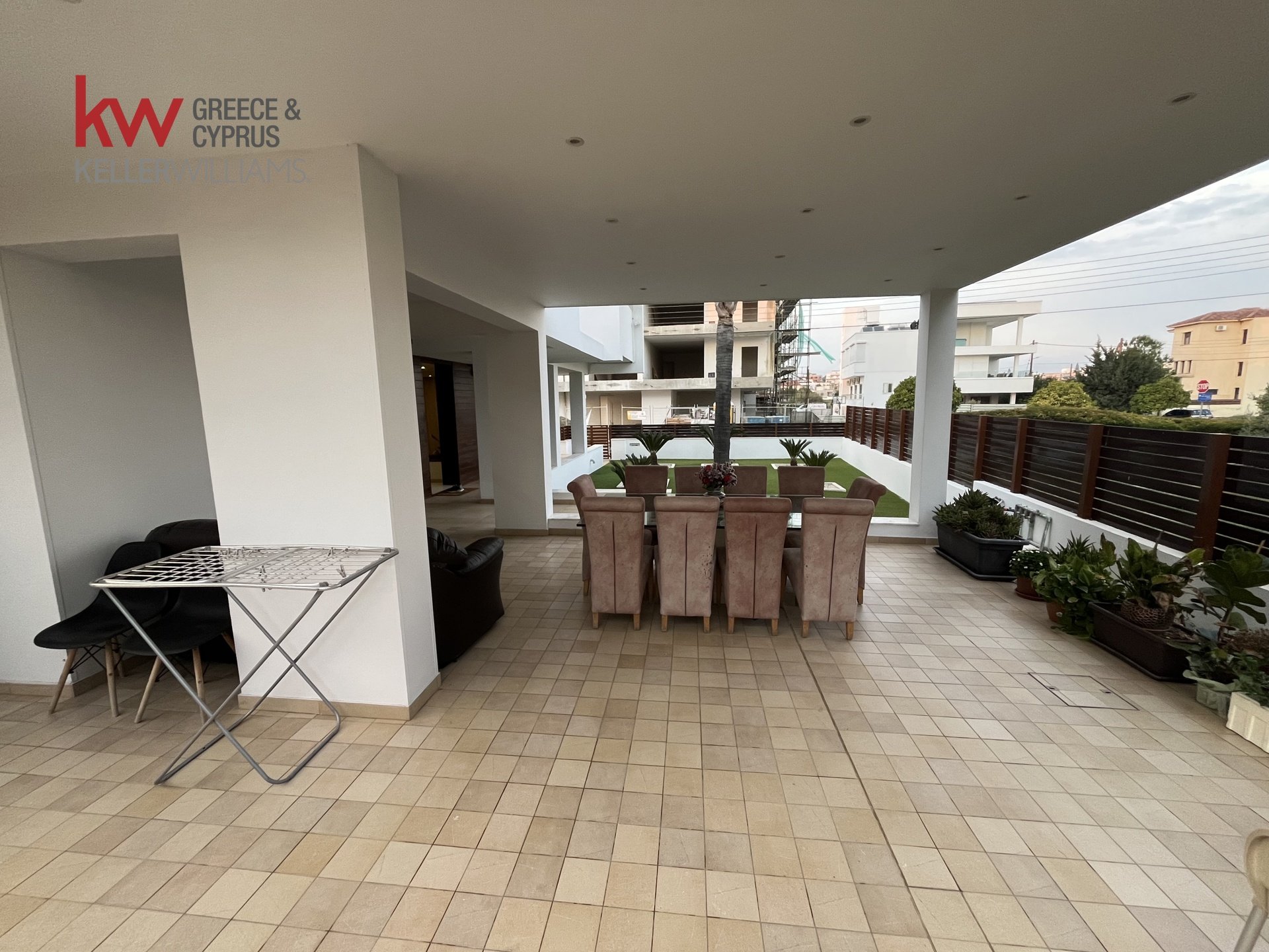 4 bedrooms Villa in Larnaca, Larnaka, Cyprus No. 40493