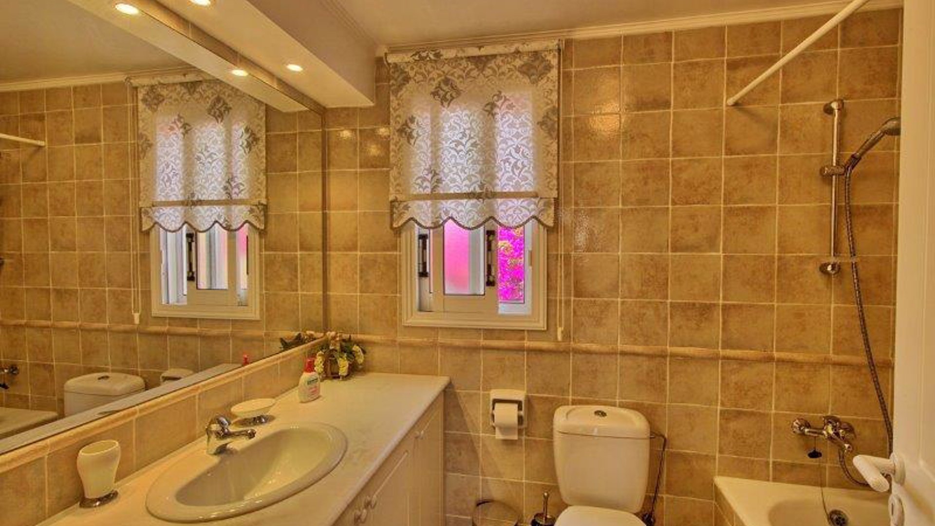 4 bedrooms Villa in Chloraka, Paphos, Cyprus No. 26108