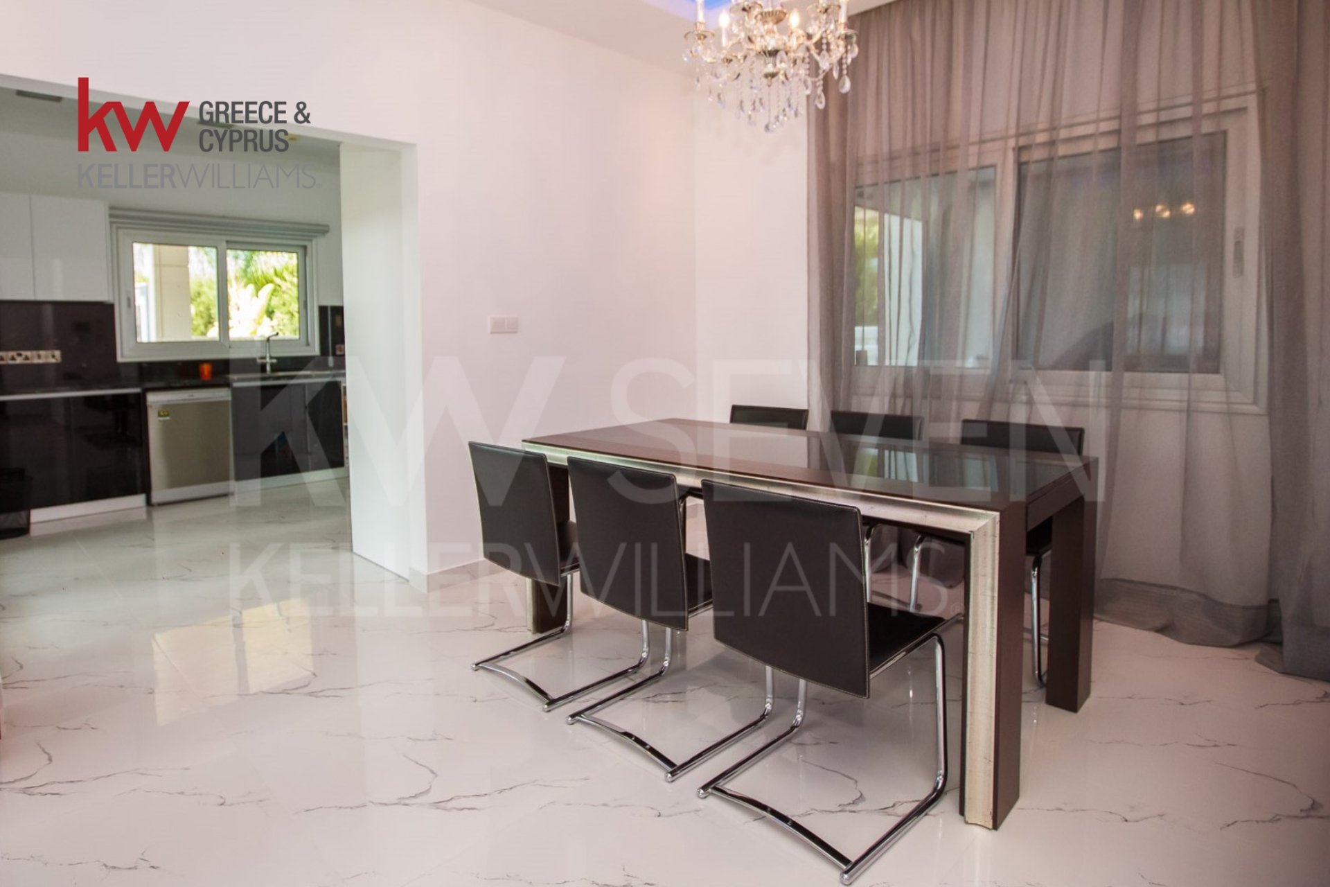 4 bedrooms Villa in Agios Tychonas, Limassol, Cyprus No. 40228