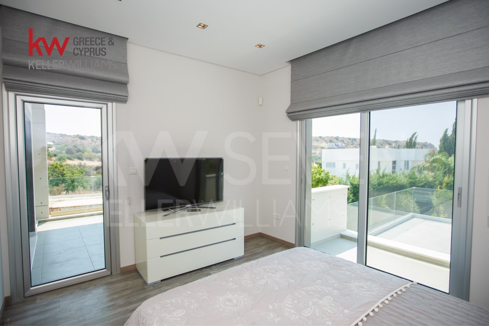 4 bedrooms Villa in Agios Tychonas, Limassol, Cyprus No. 40228
