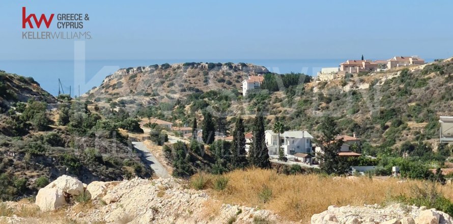 1732m2 Land in Agios Tychonas, Limassol,  No. 40229