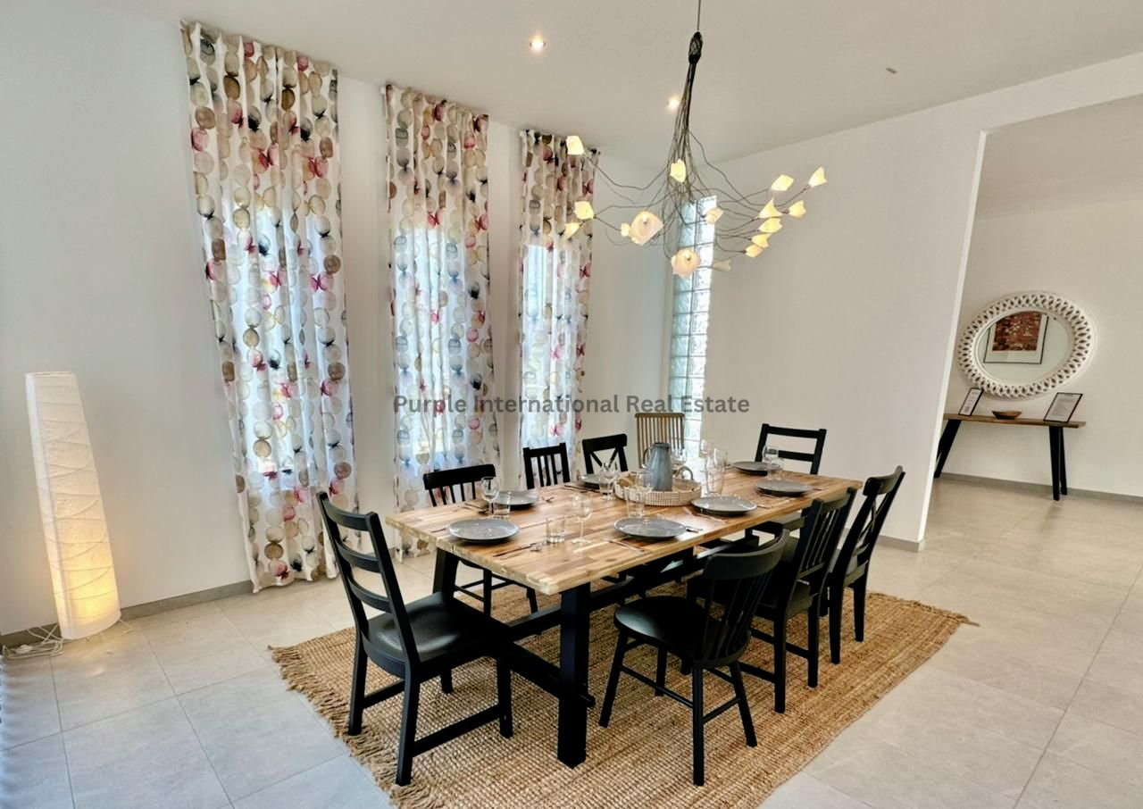 5 bedrooms Villa in Aradippou, Larnaka, Cyprus No. 35180