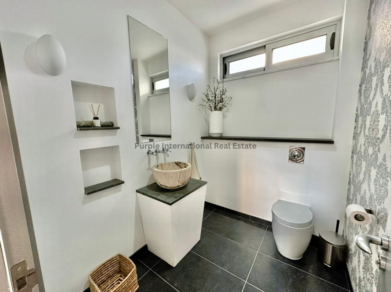 5 bedrooms Villa in Aradippou, Larnaka, Cyprus No. 35180