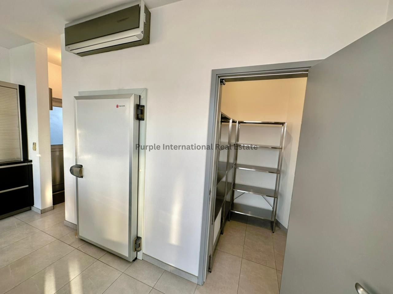 5 bedrooms Villa in Aradippou, Larnaka, Cyprus No. 35180
