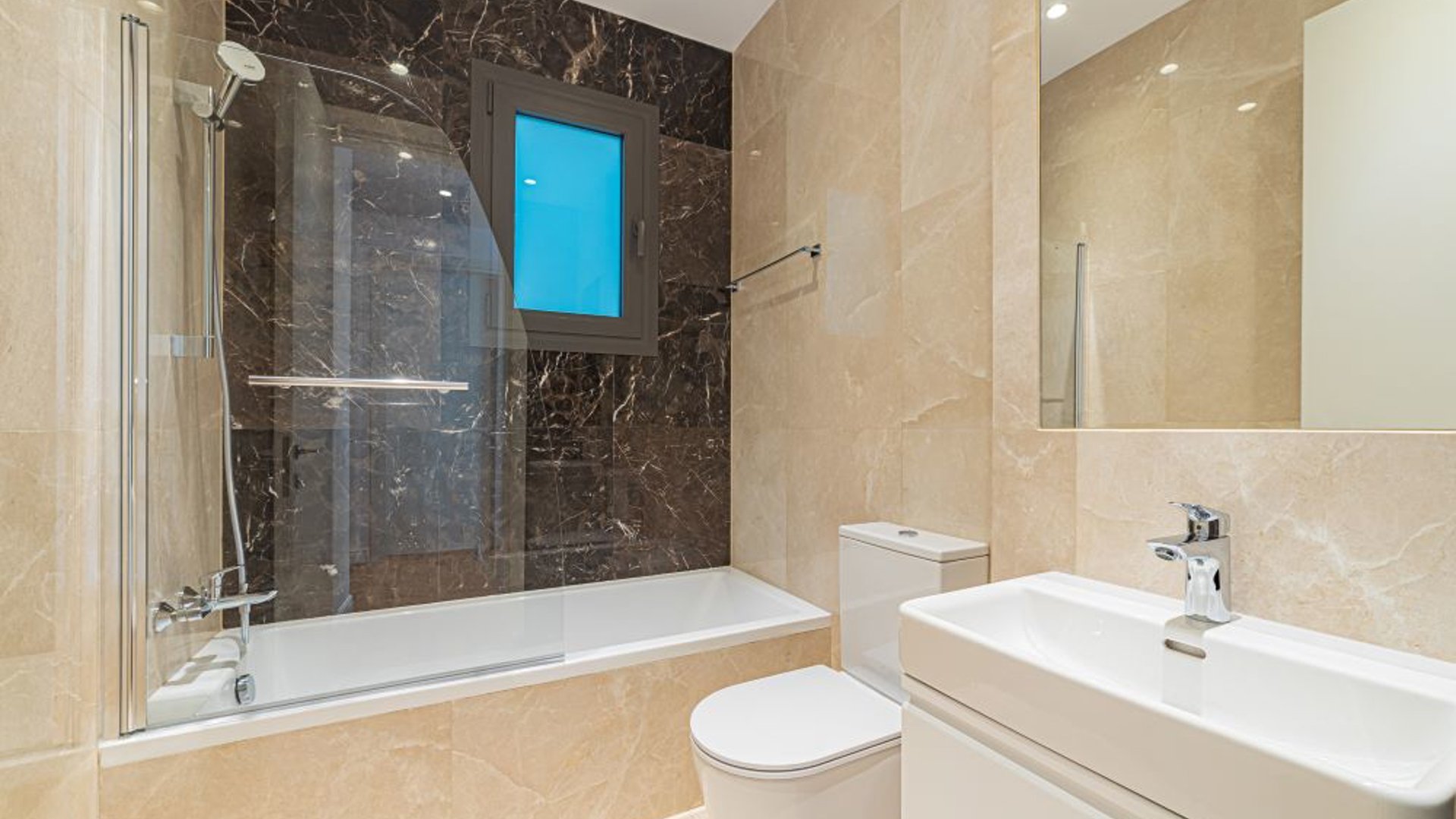 4 bedrooms Apartment in Papas, Limassol, Cyprus No. 30839