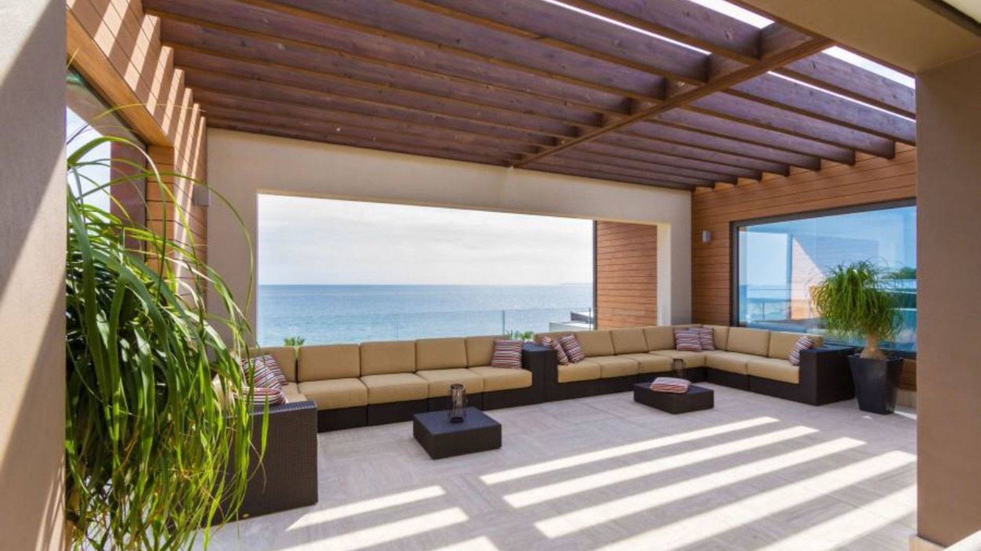 4 bedrooms Villa in Limassol, Cyprus No. 25665
