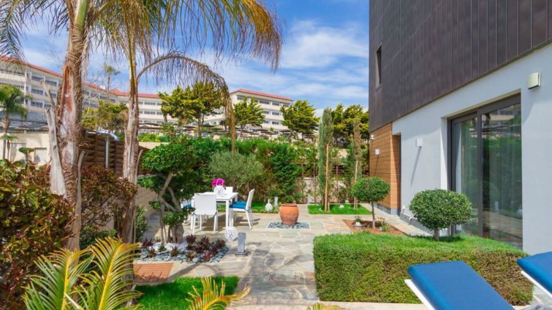4 bedrooms Villa in Limassol, Cyprus No. 25665