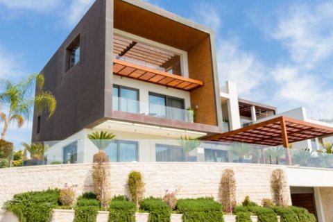 4 bedrooms Villa in Limassol, Cyprus No. 25665