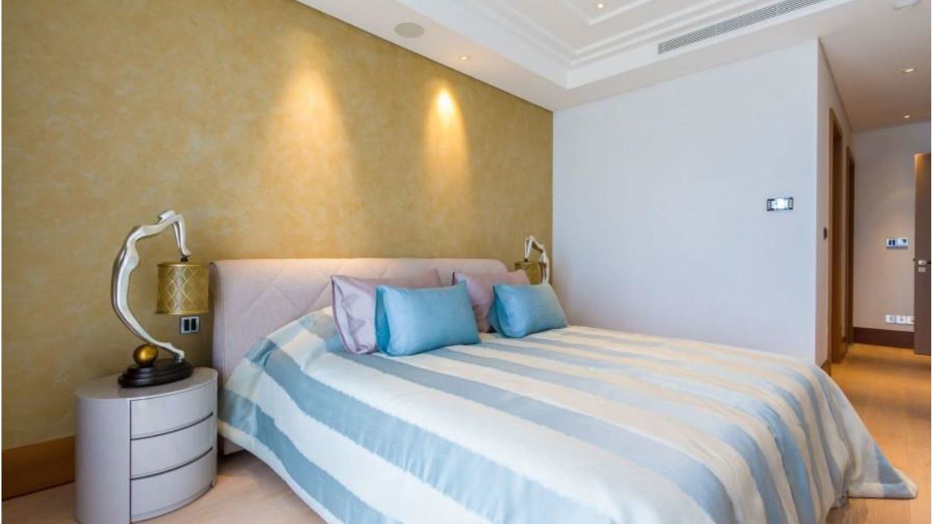 4 bedrooms Villa in Limassol, Cyprus No. 25665