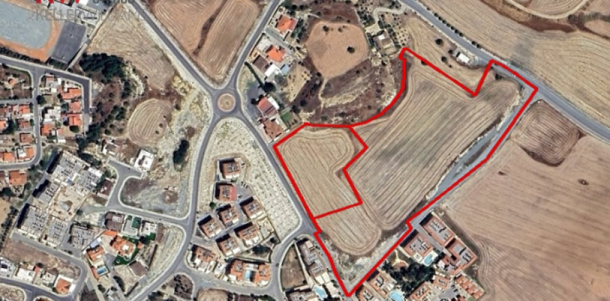 34043m2 Land in Tersefanou, Larnaka,  No. 40398