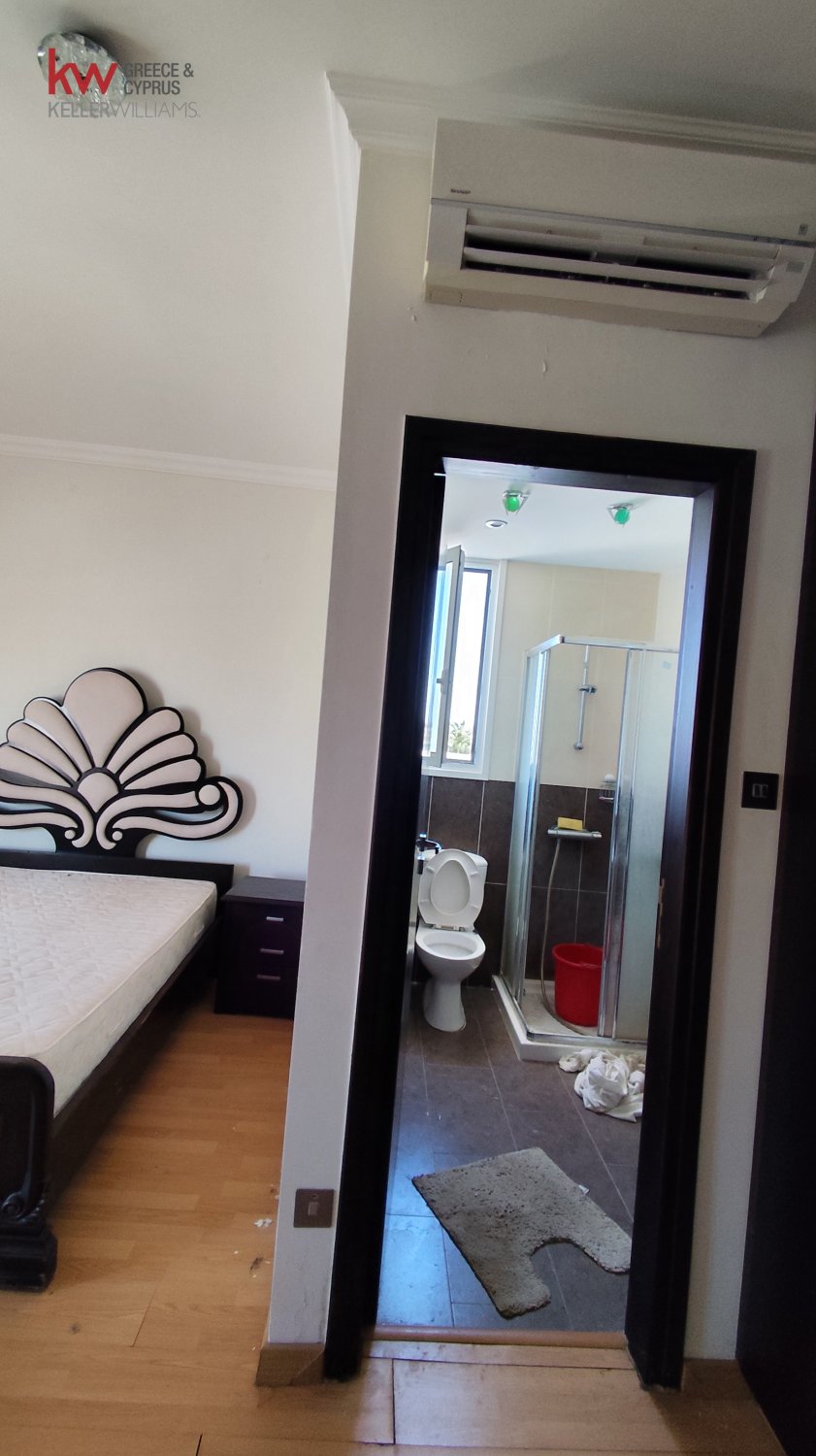 4 bedrooms Townhouse in Lympia, Nicosia, Cyprus No. 40402