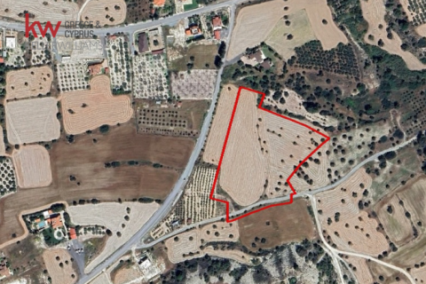 19037m2 Land in Anglisides, Larnaka, No. 40397