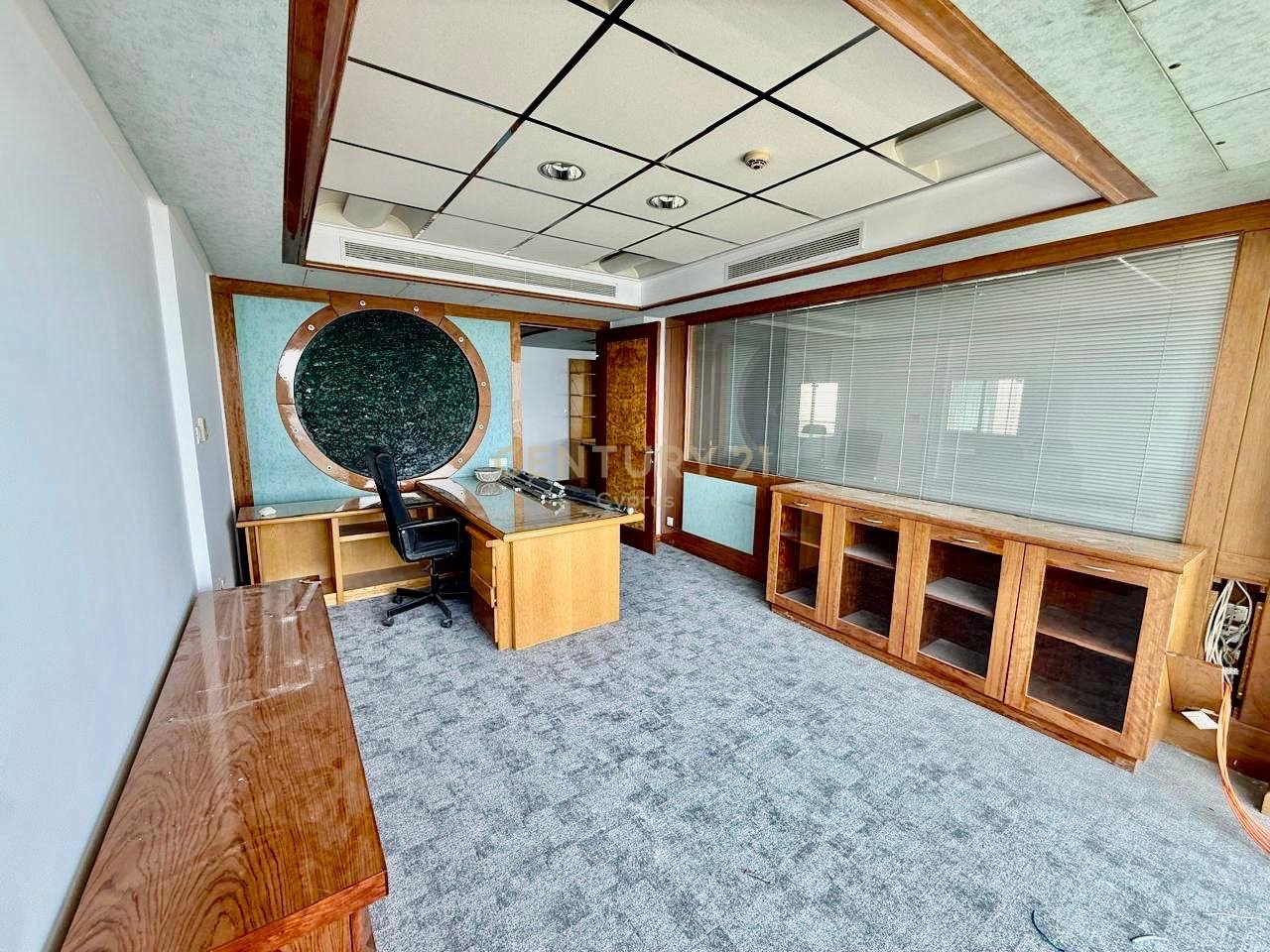 170m2 Office in Limassol, Cyprus No. 55301
