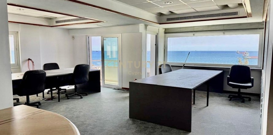 170m2 Oficina en Limassol,  No. 55301