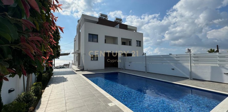 6 dormitorios Villa en Agios Tychonas, Limassol,  No. 55306