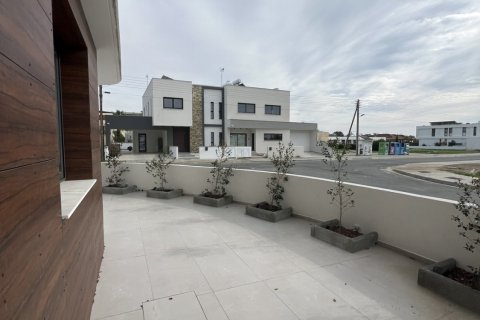 2 bedrooms Apartment in Livadia, Nicosia, No. 39813 5