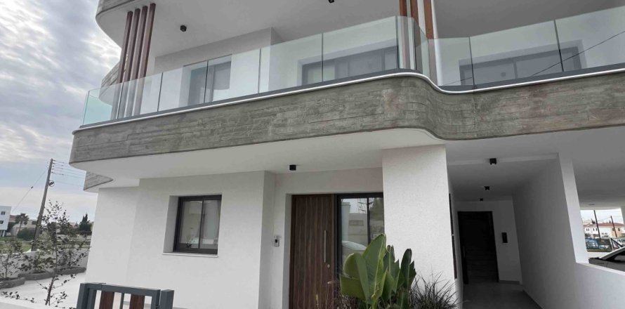 2 bedrooms Apartment in Livadia, Nicosia, No. 39813