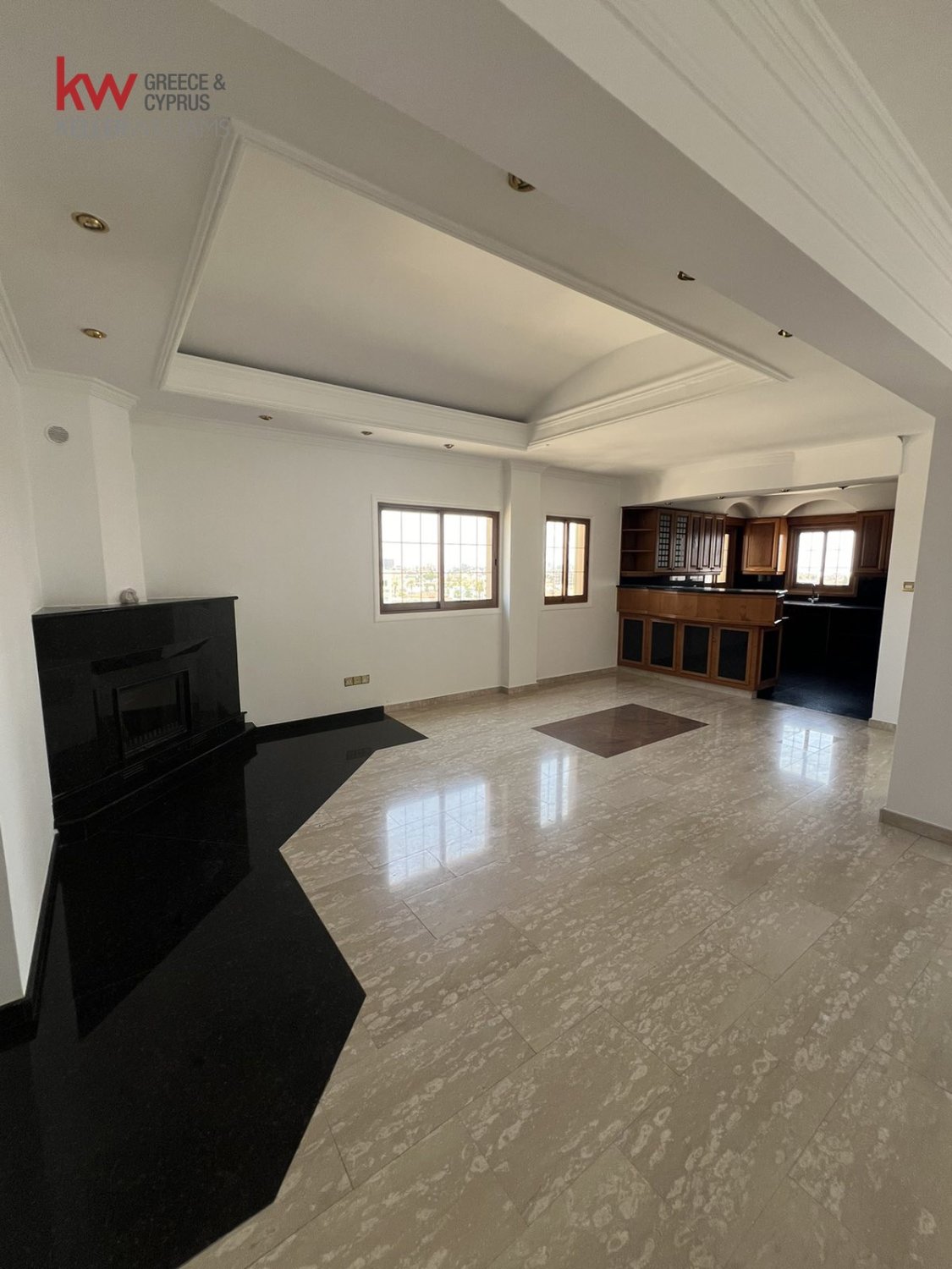 Офис 200м2 в Ларнака, Кипр № 39810