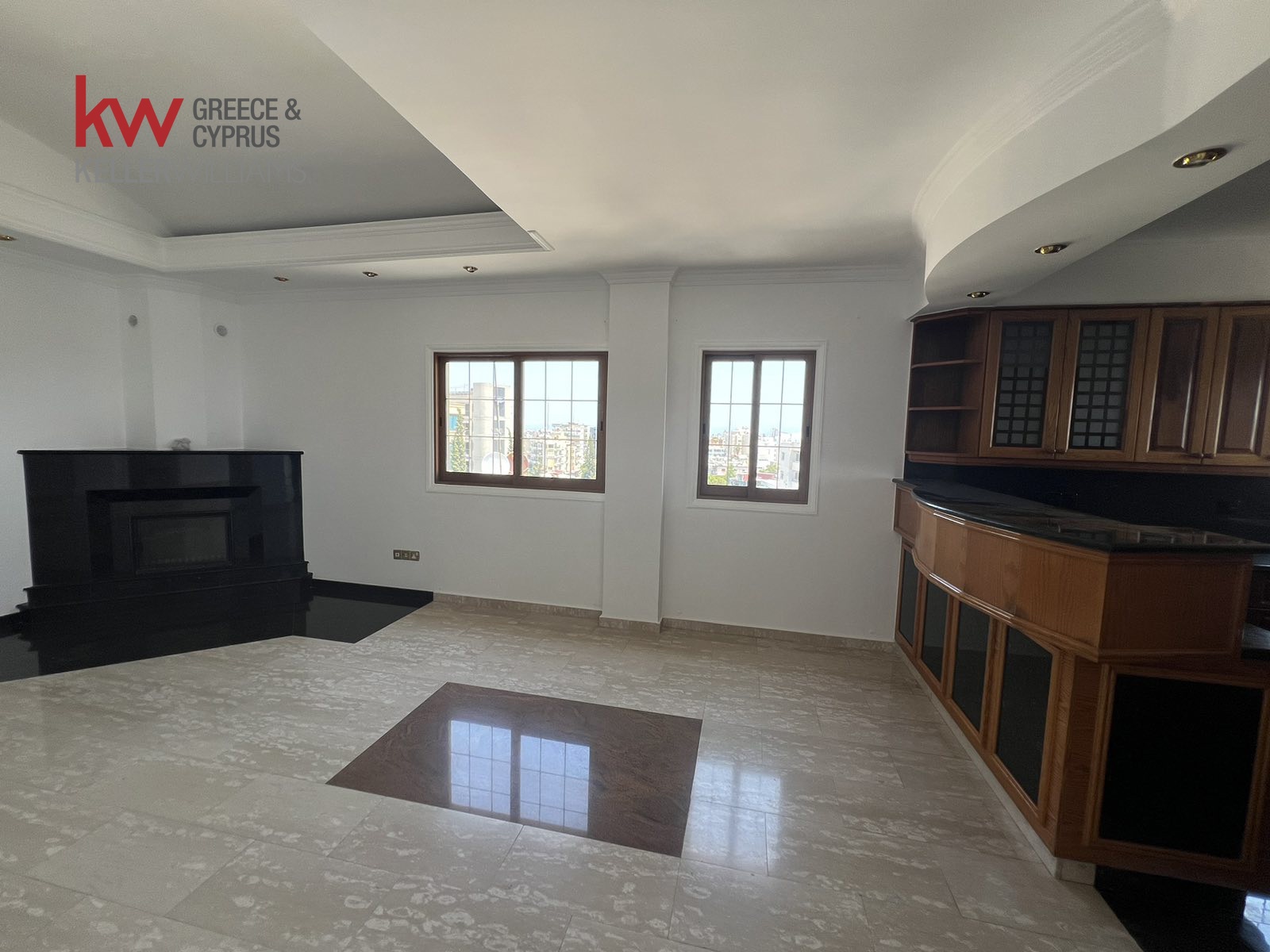 Офис 200м2 в Ларнака, Кипр № 39810
