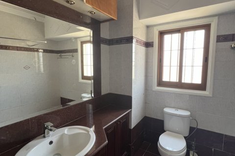 200m2 Office in Larnaca, Larnaka, No. 39810 6