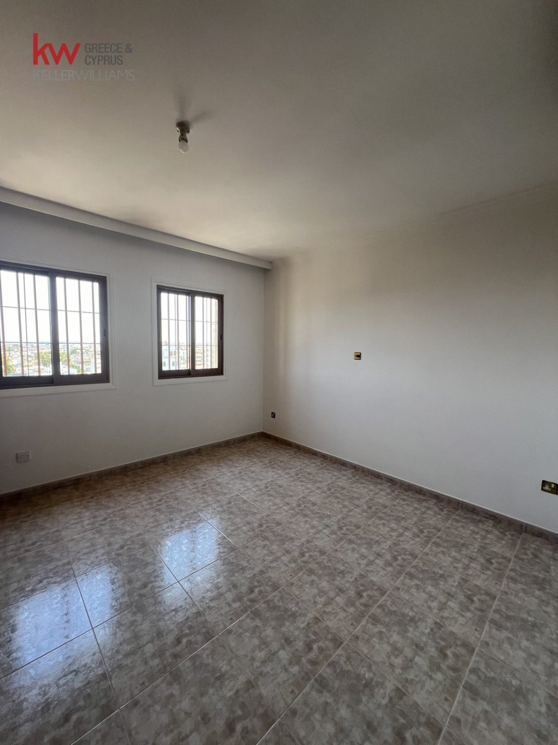 Офис 200м2 в Ларнака, Кипр № 39810