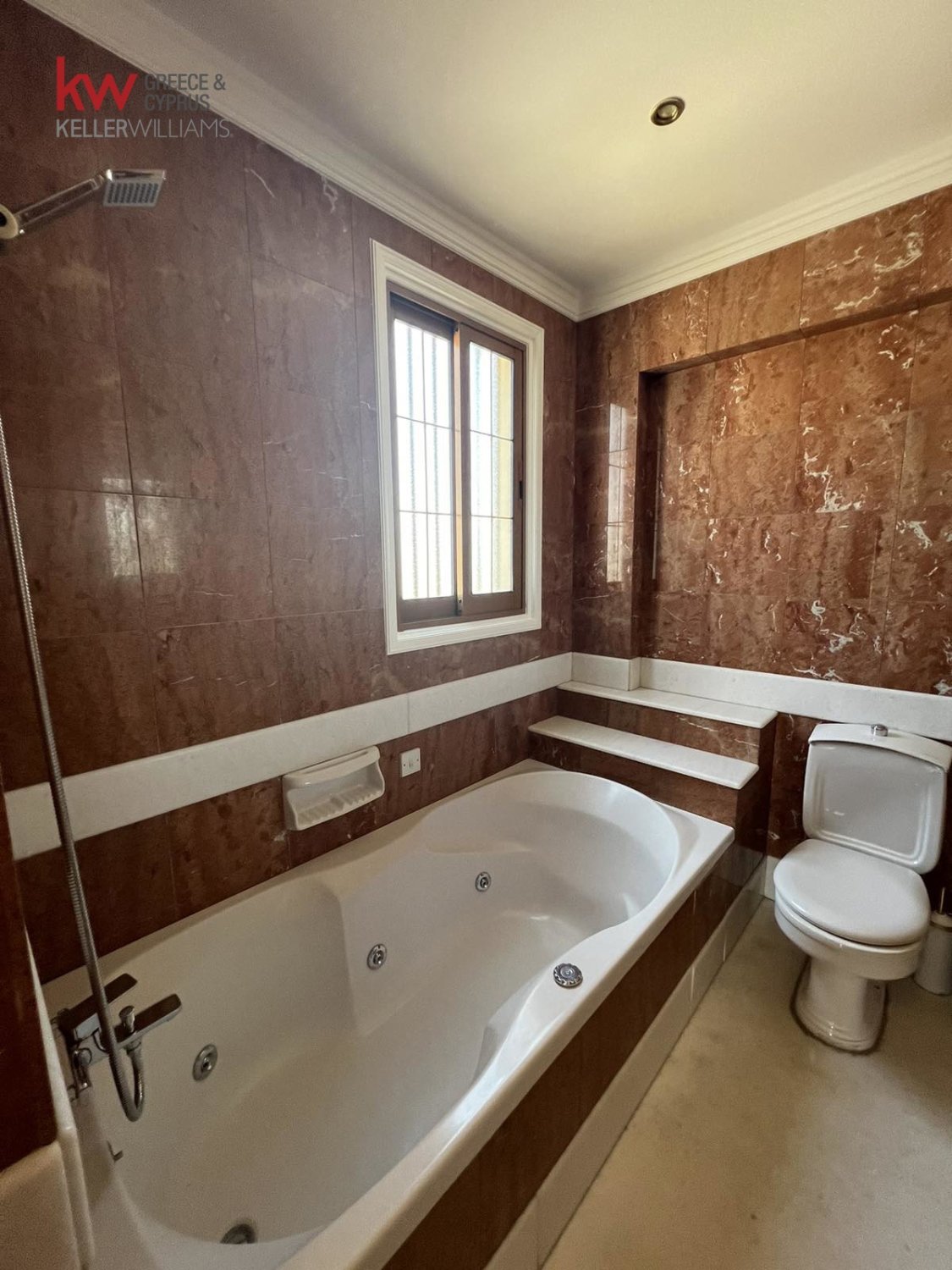 Офис 200м2 в Ларнака, Кипр № 39810