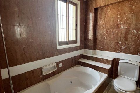 200m2 Office in Larnaca, Larnaka, No. 39810 25