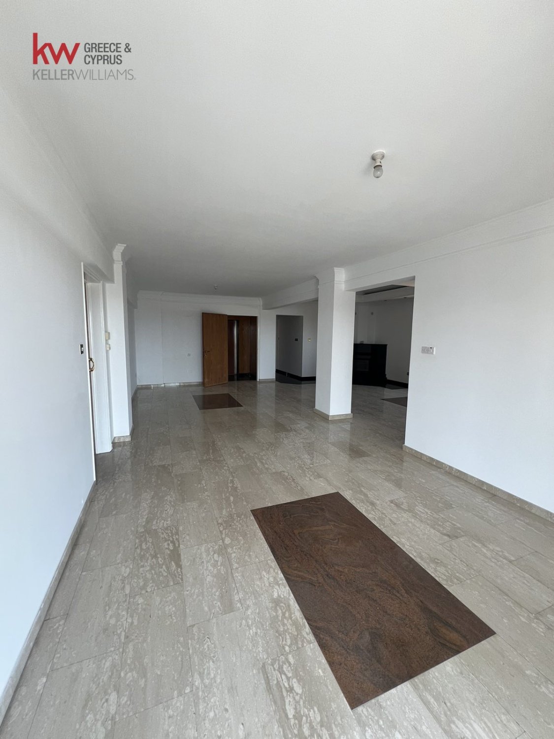 Офис 200м2 в Ларнака, Кипр № 39810
