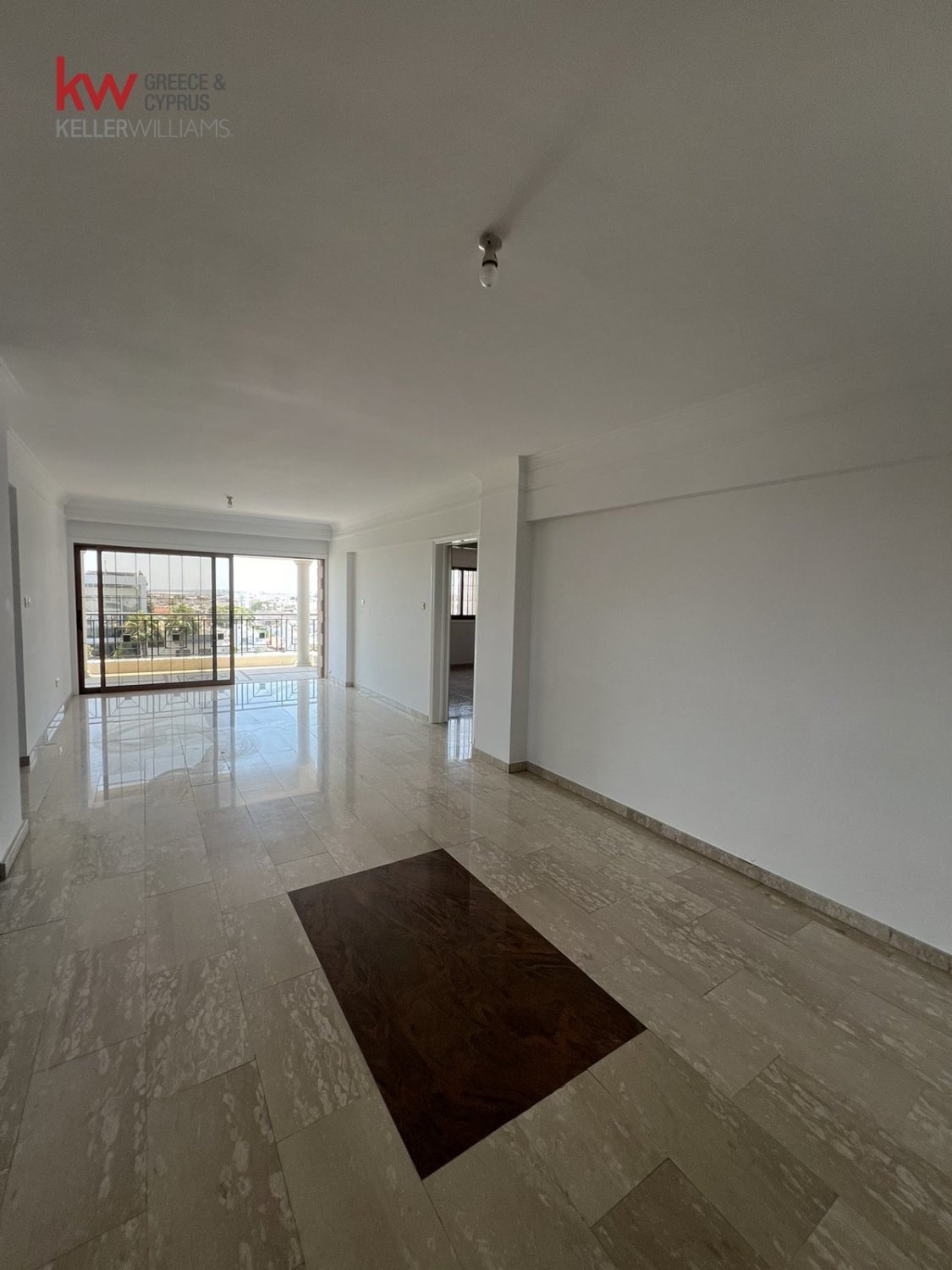 Офис 200м2 в Ларнака, Кипр № 39810