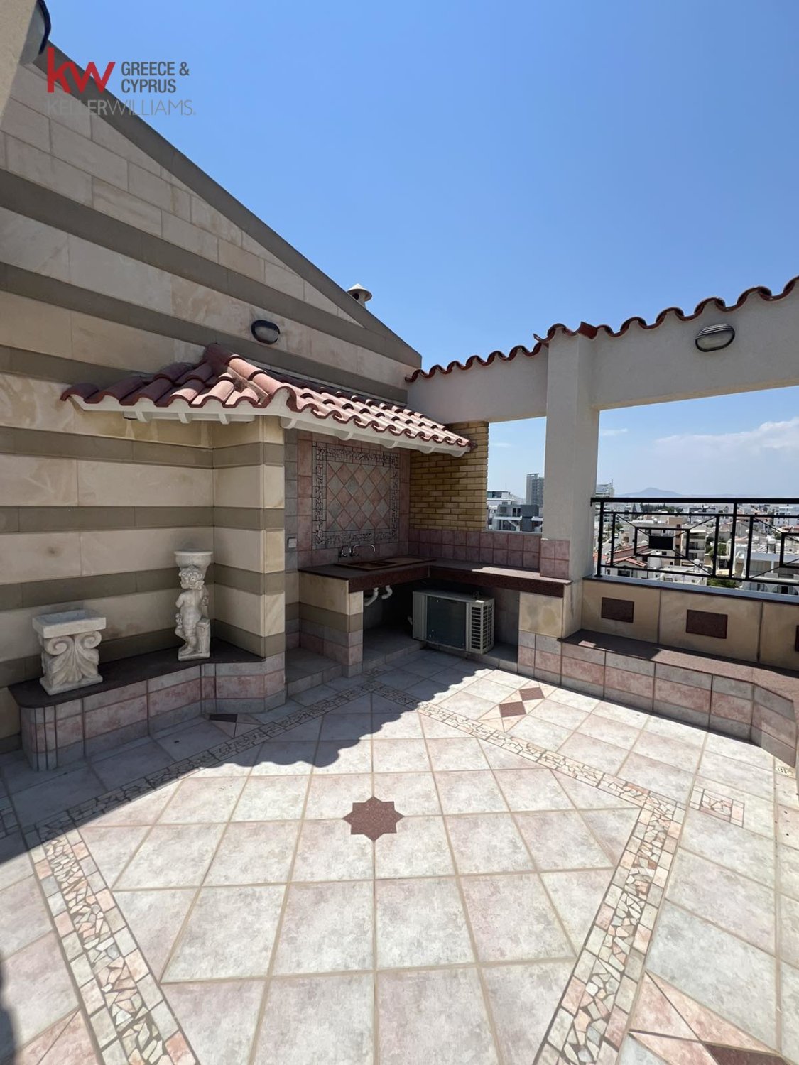 Офис 200м2 в Ларнака, Кипр № 39810