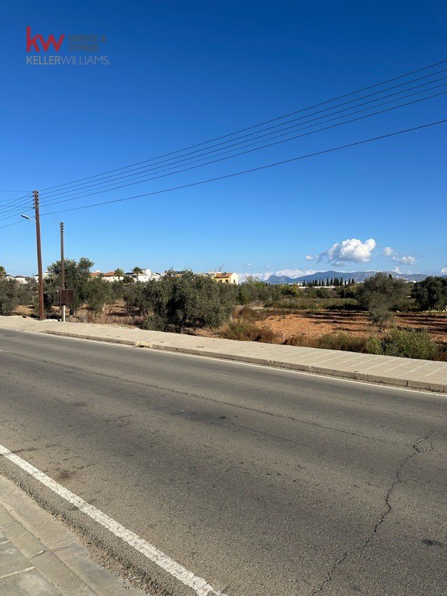 4598m2 Land in Kokkinotrimithia, Nicosia, Cyprus No. 39902