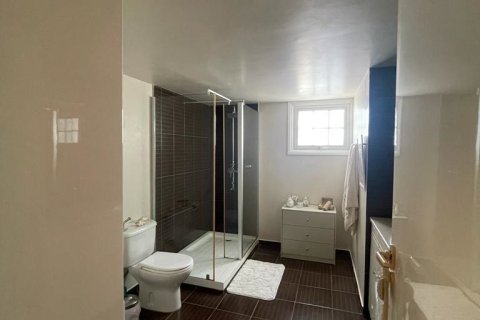 4 bedrooms Townhouse in Larnaca, Larnaka,  No. 39904 6