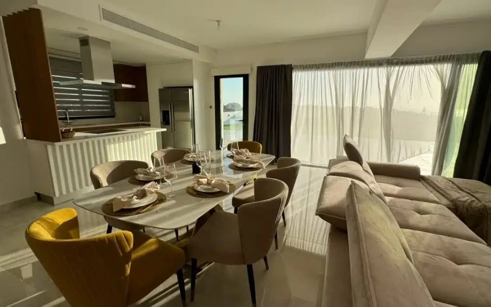 3 bedrooms Penthouse in Chloraka, Paphos, Cyprus No. 27595