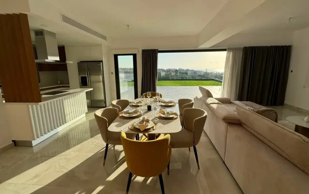 3 bedrooms Penthouse in Chloraka, Paphos, Cyprus No. 27595