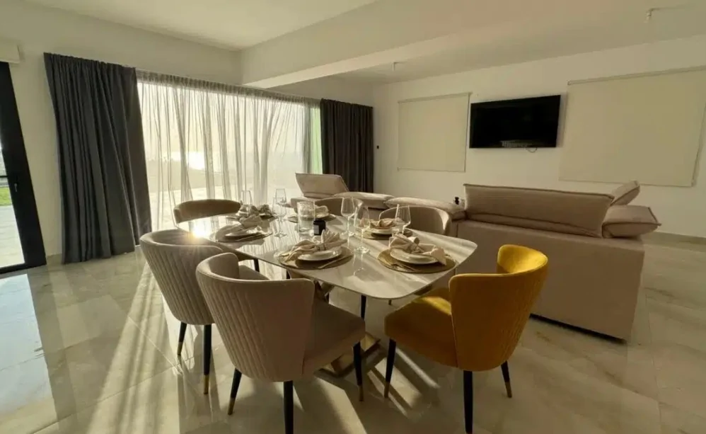 3 bedrooms Penthouse in Chloraka, Paphos, Cyprus No. 27595