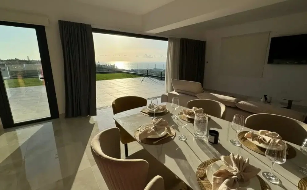 3 bedrooms Penthouse in Chloraka, Paphos, Cyprus No. 27595