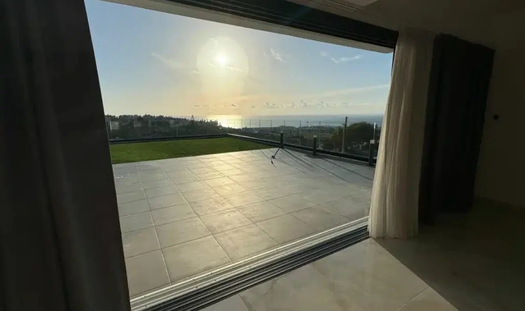 3 bedrooms Penthouse in Chloraka, Paphos, Cyprus No. 27595