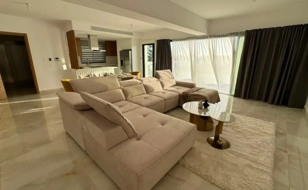 3 bedrooms Penthouse in Chloraka, Paphos, Cyprus No. 27595